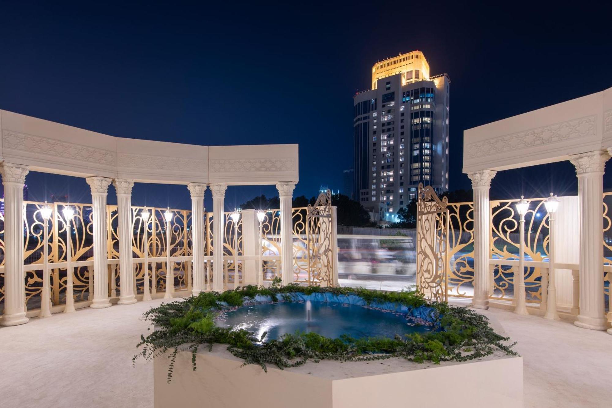 מלון The Ritz-Carlton, דוחה מראה חיצוני תמונה The fountain at the top of the tower