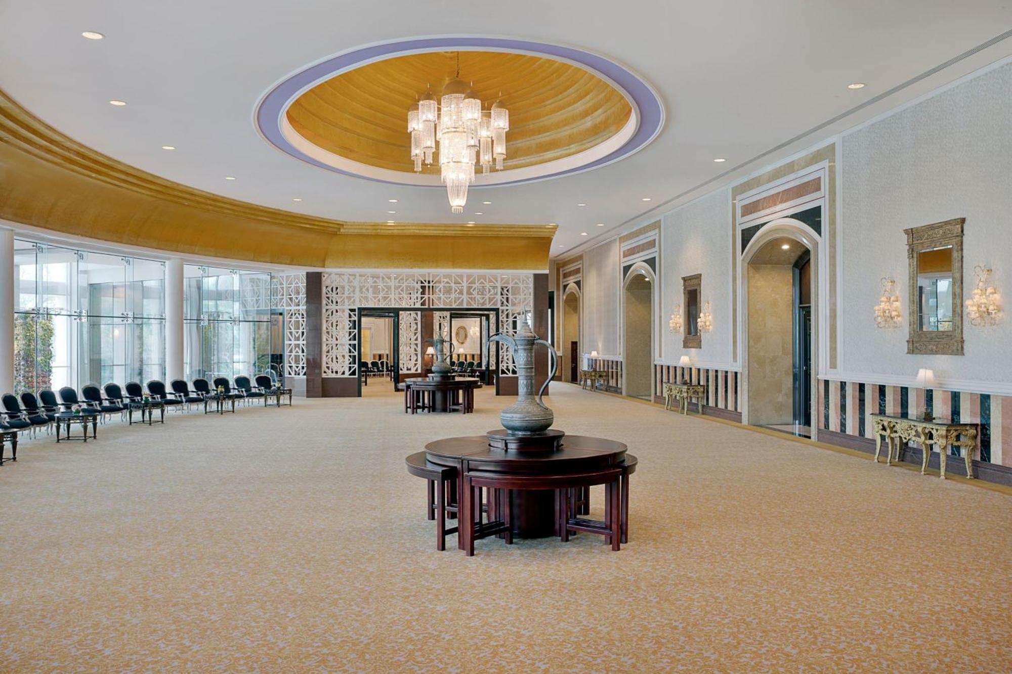 מלון The Ritz-Carlton, דוחה מראה חיצוני תמונה The interior of the hotel