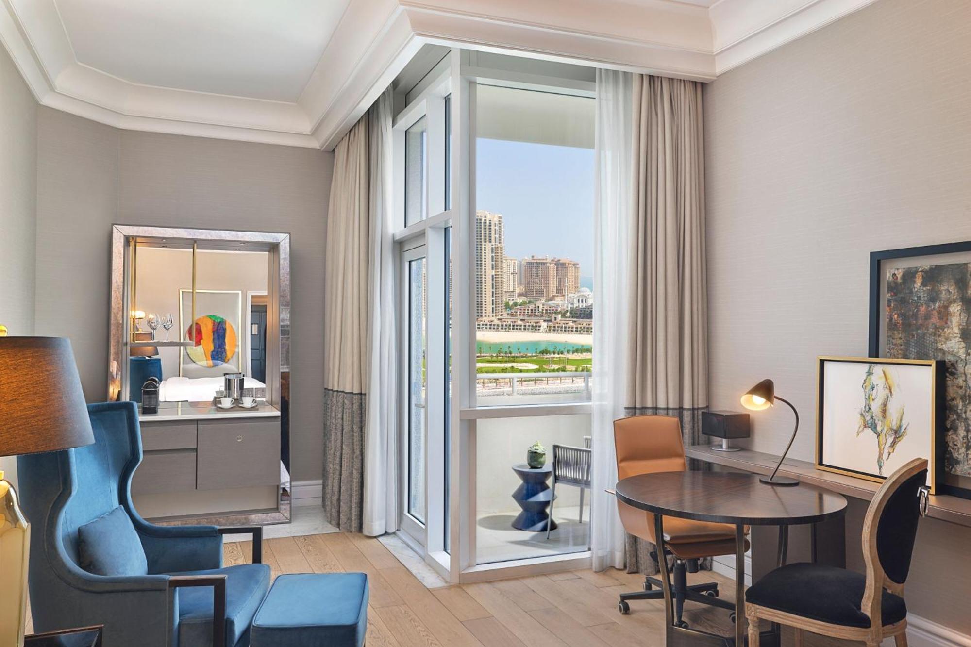 מלון The Ritz-Carlton, דוחה מראה חיצוני תמונה A guest room at the Westin Dubai