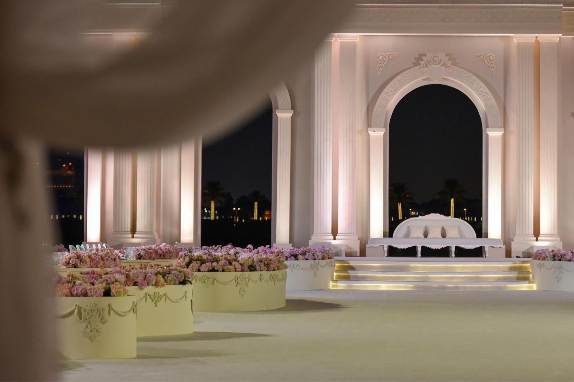 מלון The Ritz-Carlton, דוחה מראה חיצוני תמונה The interior of the Al-Jalaal Palace