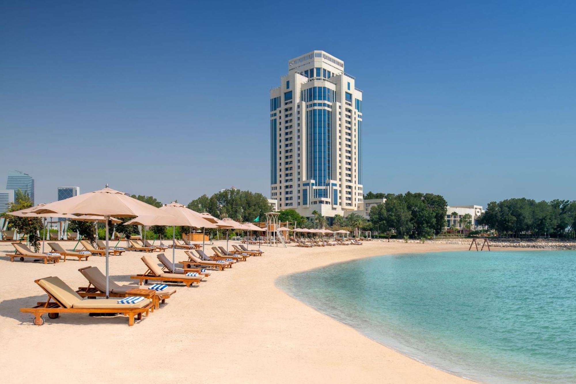 מלון The Ritz-Carlton, דוחה מראה חיצוני תמונה Beach at Jumeirah Beach Hotel