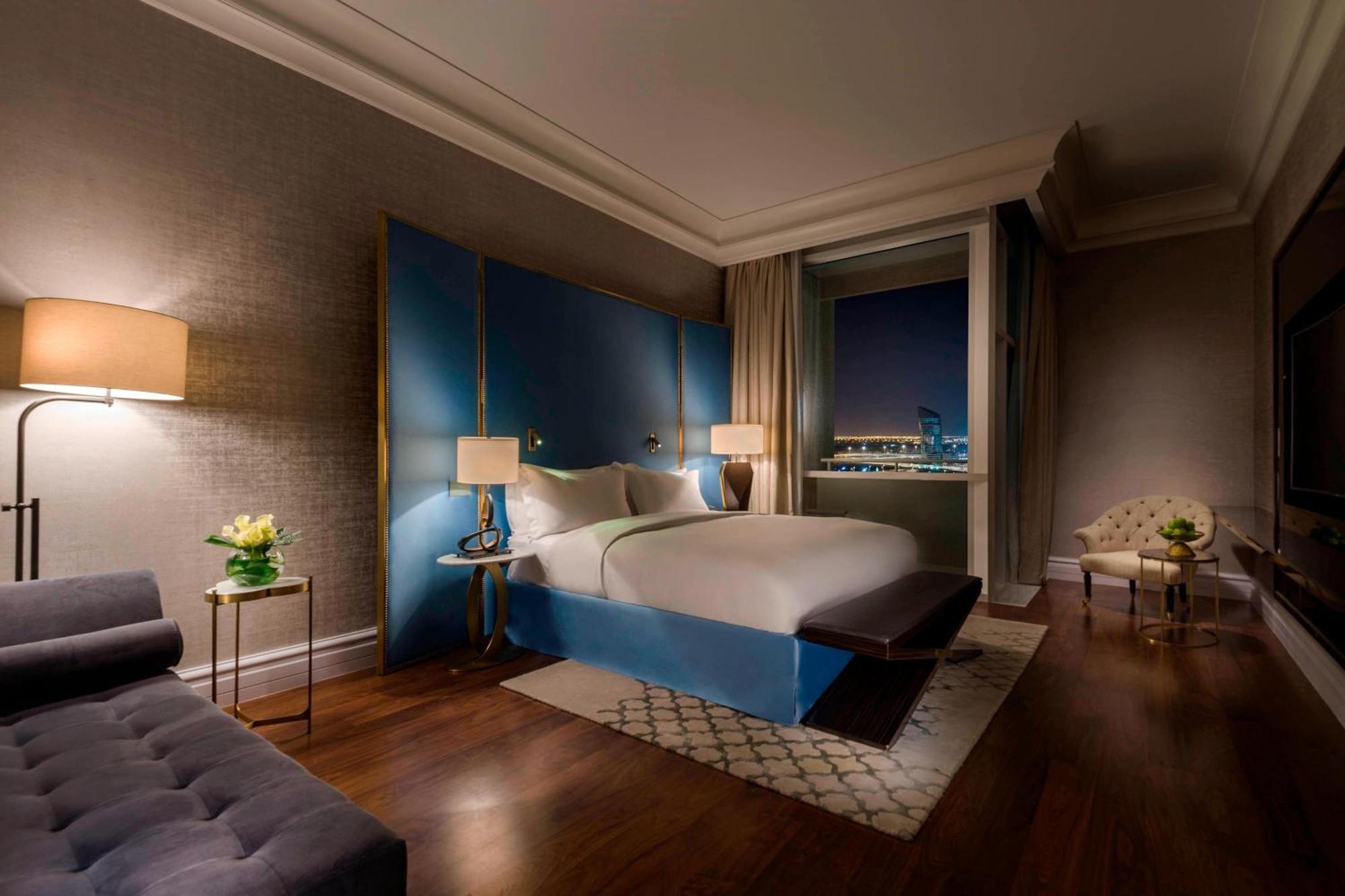 מלון The Ritz-Carlton, דוחה מראה חיצוני תמונה A bedroom at the Mandarin Oriental, Munich